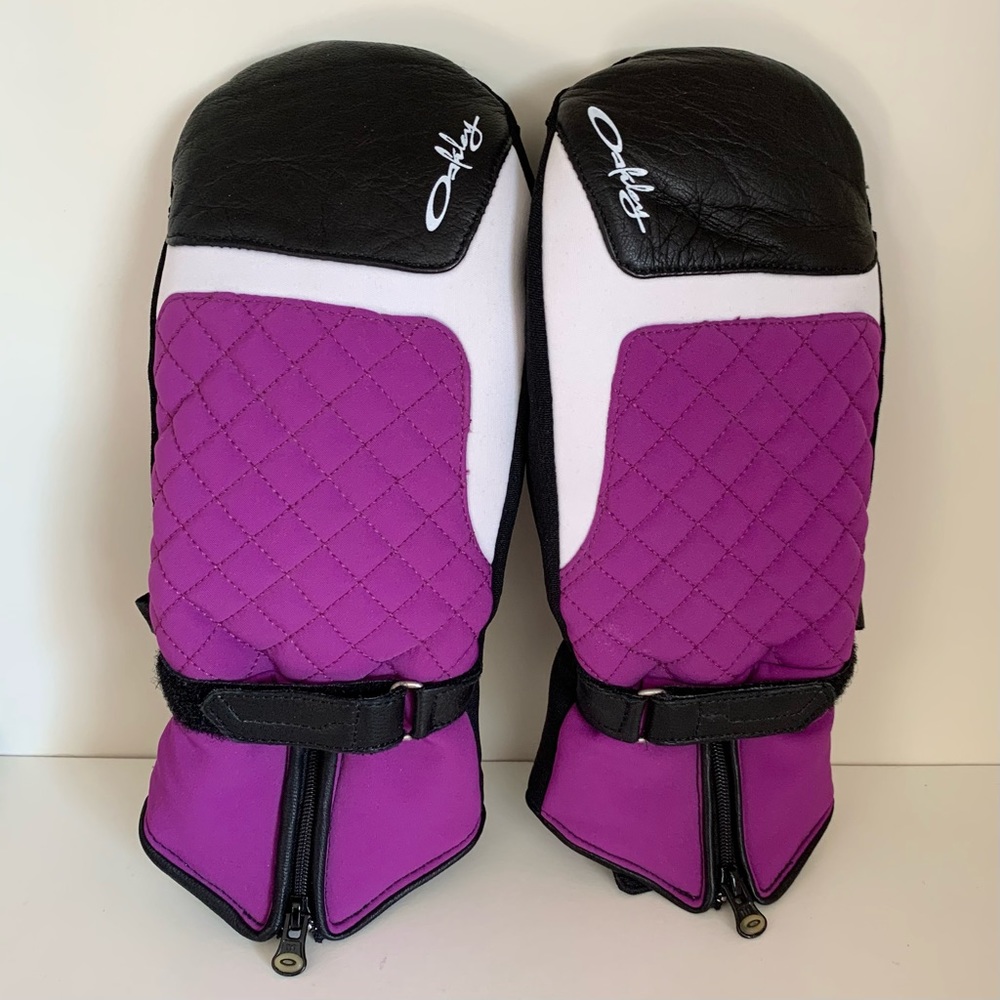 NWOT Oakley ski gloves